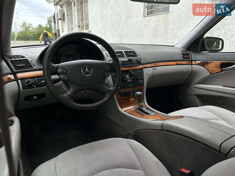 Седан Mercedes-Benz E-Class 2007 в Луцке