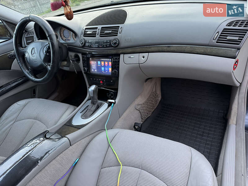 Седан Mercedes-Benz E-Class 2002 в Турке