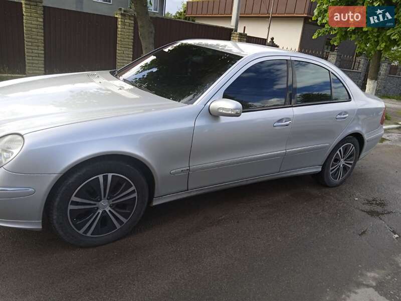 Седан Mercedes-Benz E-Class 2004 в Гайсину