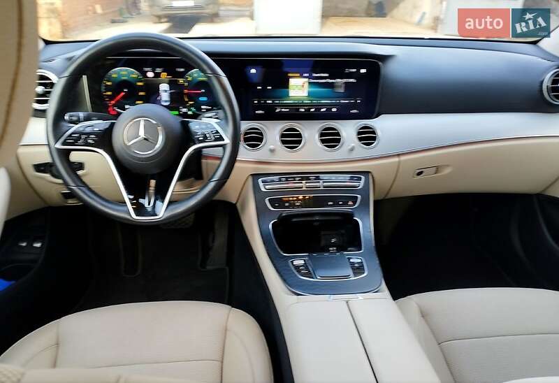 Седан Mercedes-Benz E-Class 2021 в Ромнах