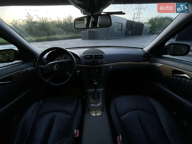 Седан Mercedes-Benz E-Class 2008 в Львові