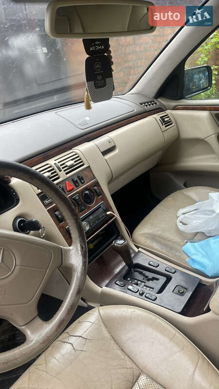 Седан Mercedes-Benz E-Class 1996 в Вінниці