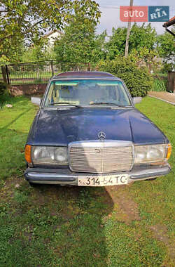 Седан Mercedes-Benz E-Class 1981 в 