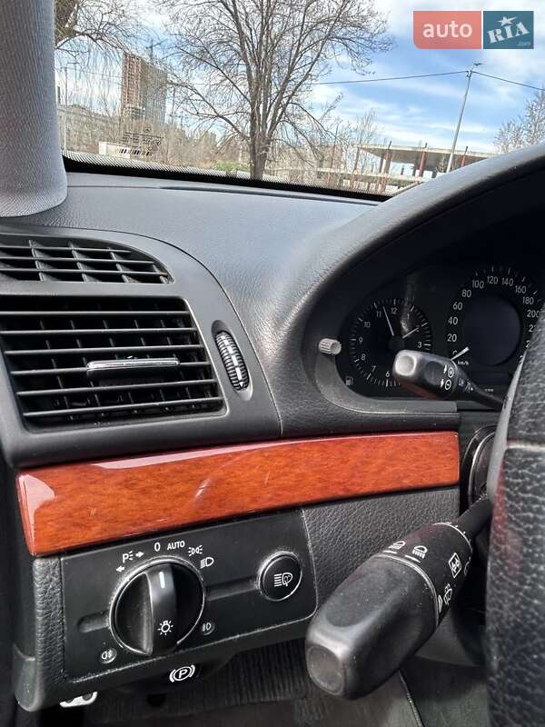 Седан Mercedes-Benz E-Class 2006 в Дніпрі