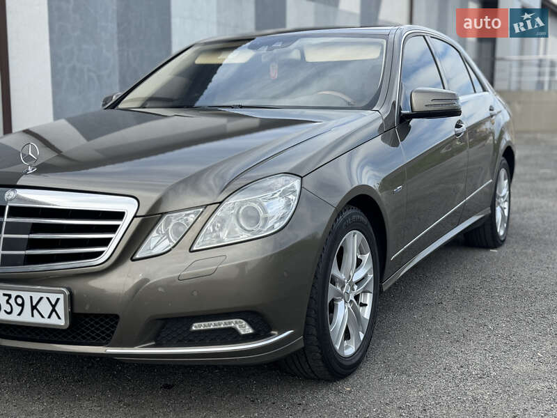 Седан Mercedes-Benz E-Class 2010 в Вінниці