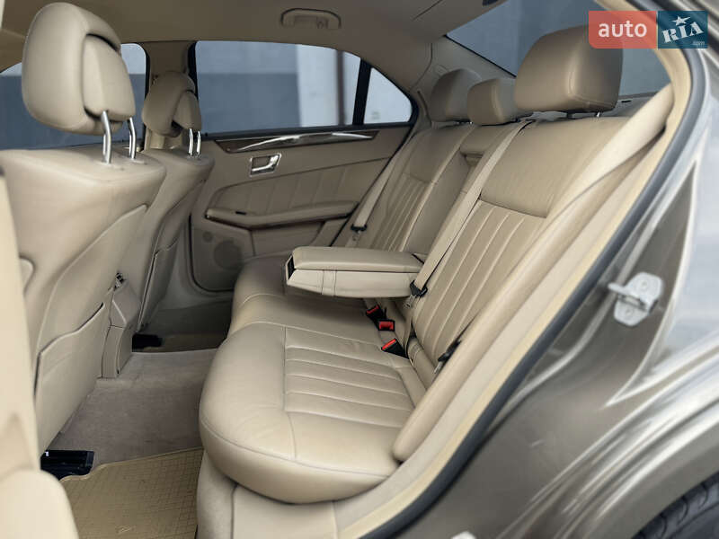Седан Mercedes-Benz E-Class 2010 в Вінниці