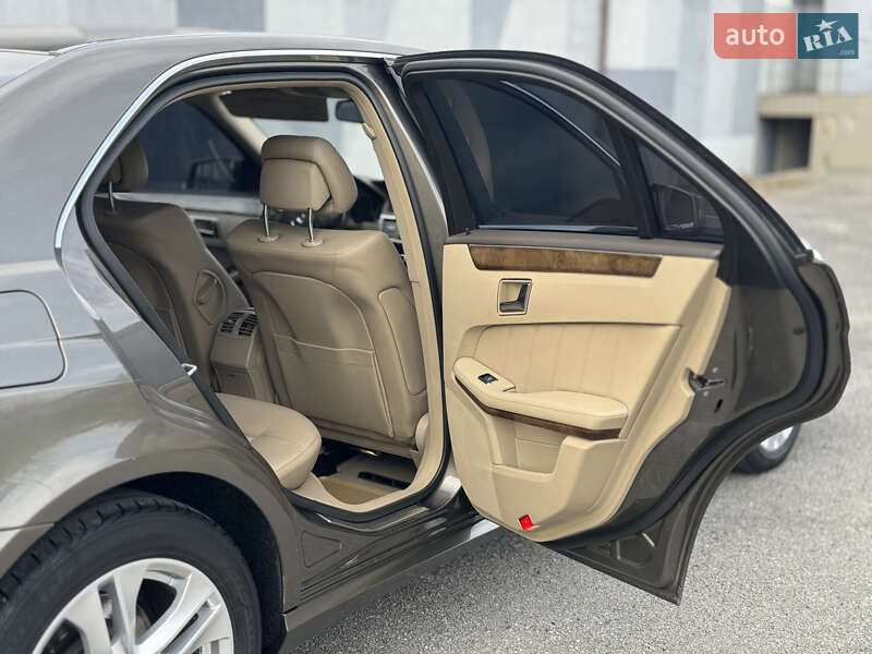 Седан Mercedes-Benz E-Class 2010 в Вінниці