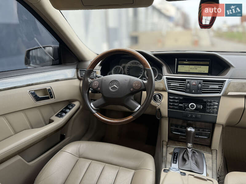 Седан Mercedes-Benz E-Class 2010 в Вінниці