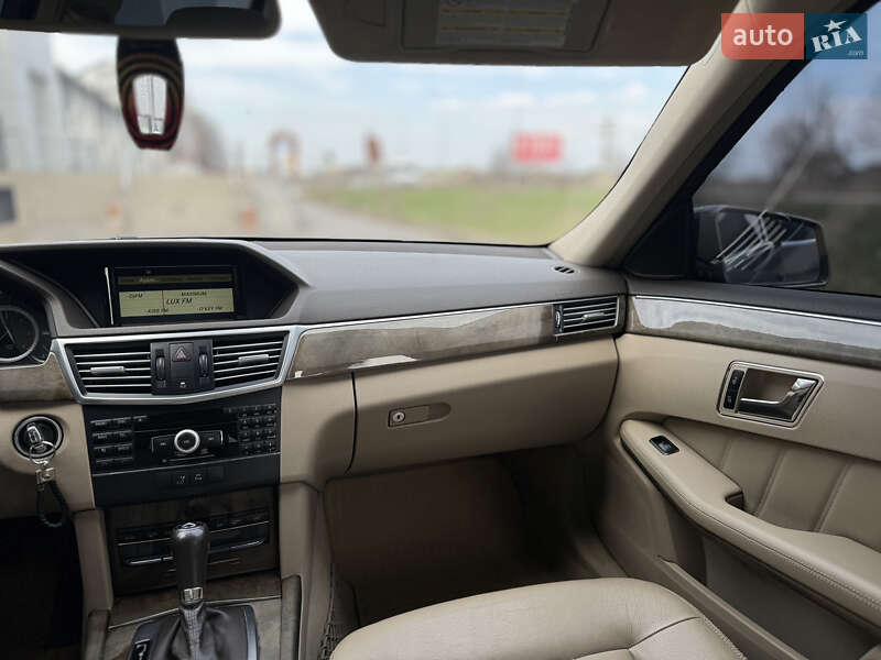 Седан Mercedes-Benz E-Class 2010 в Вінниці