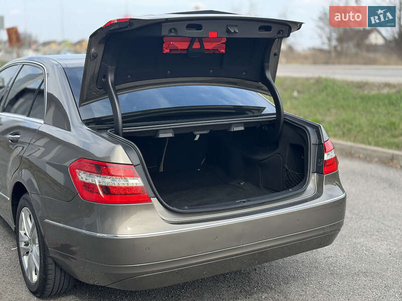 Седан Mercedes-Benz E-Class 2010 в Вінниці