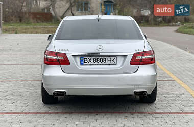 Седан Mercedes-Benz E-Class 2011 в 