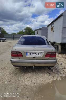 Седан Mercedes-Benz E-Class 1997 в Бориславі