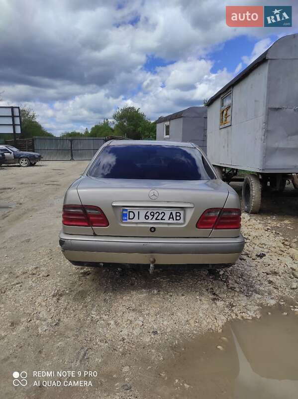Седан Mercedes-Benz E-Class 1997 в 