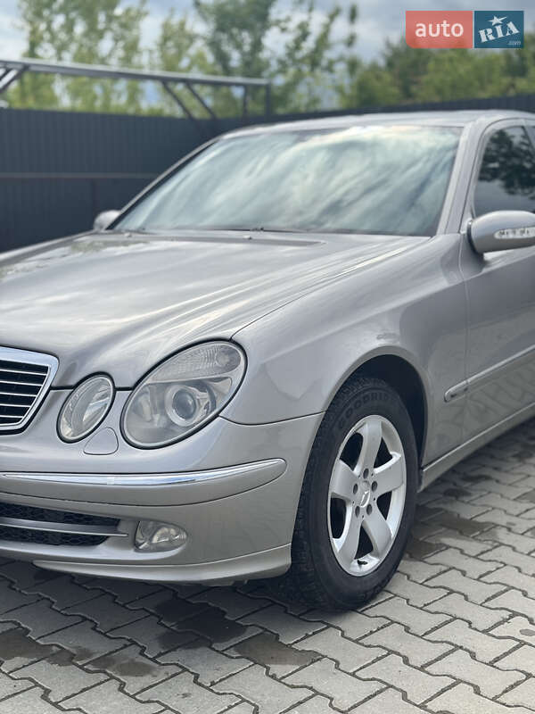 Седан Mercedes-Benz E-Class 2004 в Чернівцях