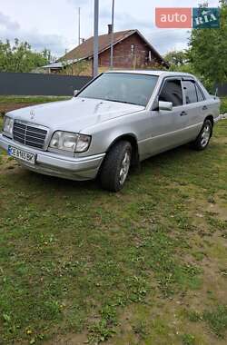 Седан Mercedes-Benz E-Class 1993 в Черновцах