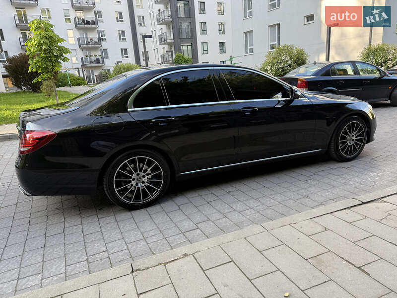 Седан Mercedes-Benz E-Class 2016 в Львове