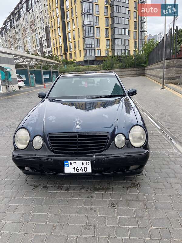 Седан Mercedes-Benz E-Class 2001 в Южном