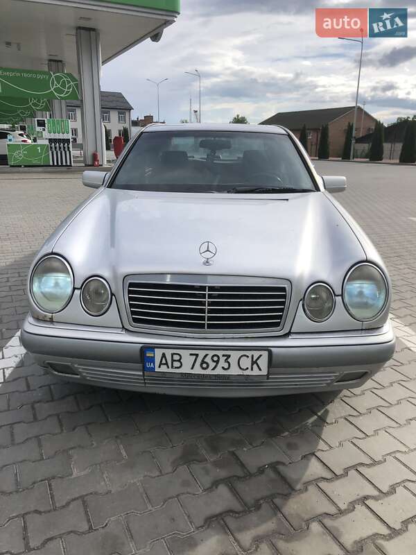 Седан Mercedes-Benz E-Class 1997 в 