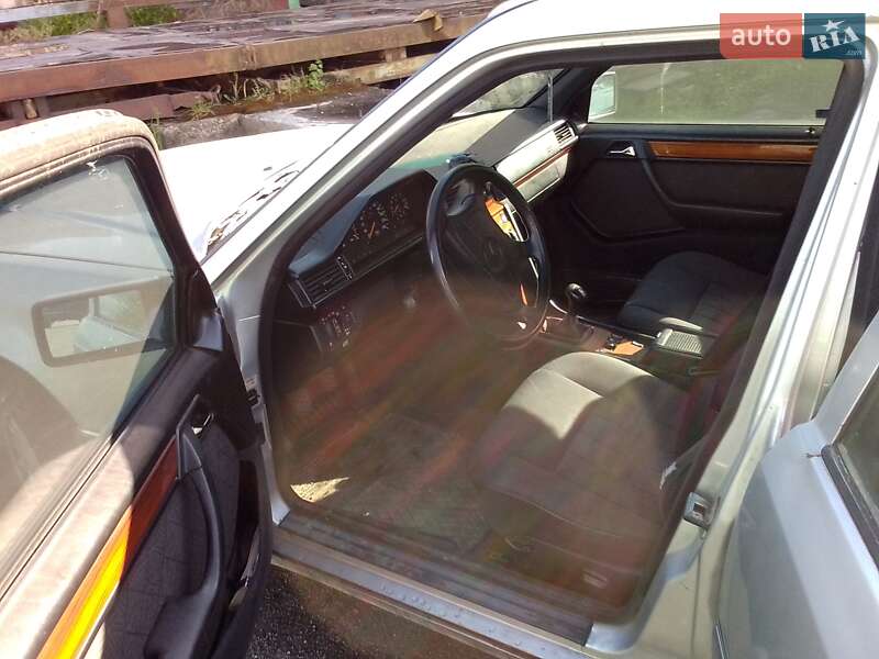 Mercedes-Benz E-Class 1995