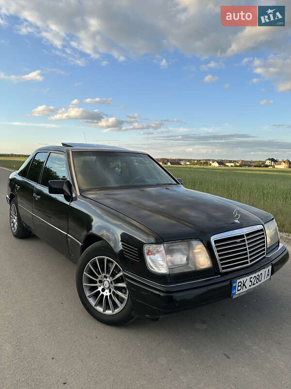 Седан Mercedes-Benz E-Class 1995 в 