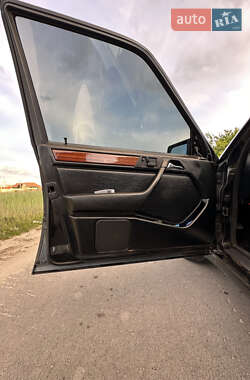 Седан Mercedes-Benz E-Class 1995 в 