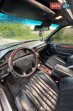 Седан Mercedes-Benz E-Class 1995 в 