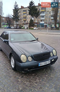Седан Mercedes-Benz E-Class 2000 в 