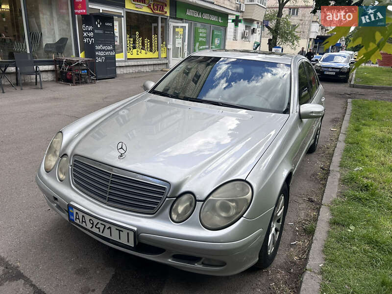 Седан Mercedes-Benz E-Class 2003 в 