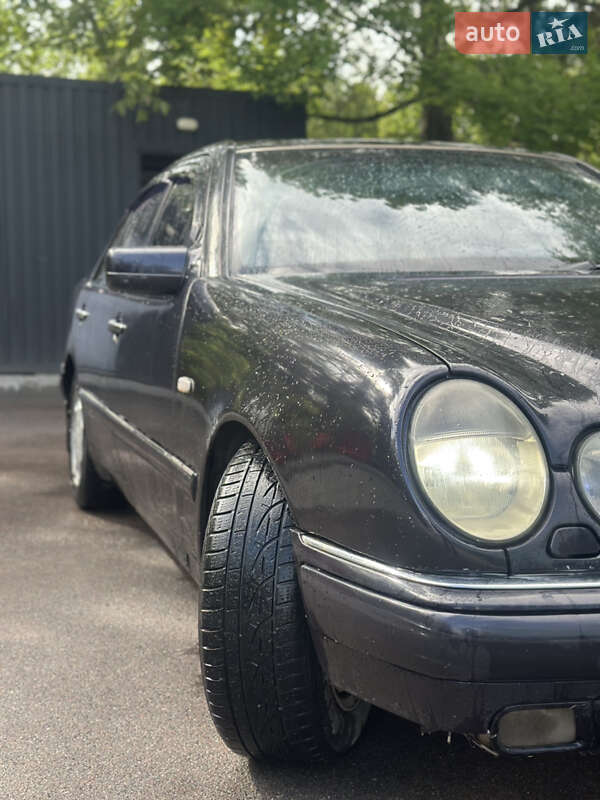 Седан Mercedes-Benz E-Class 1996 в Тернополі