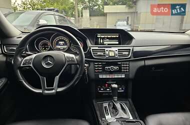 Седан Mercedes-Benz E-Class 2011 в 