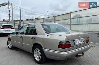 Седан Mercedes-Benz E-Class 1994 в 