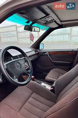 Седан Mercedes-Benz E-Class 1994 в 
