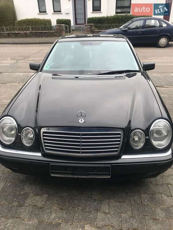 Mercedes-Benz E-Class 1999