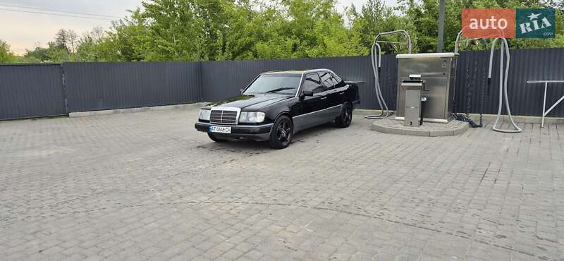 Седан Mercedes-Benz E-Class 1990 в 
