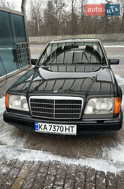 Седан Mercedes-Benz E-Class 1987 в Києві