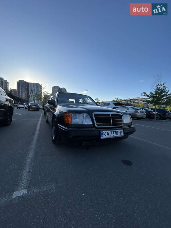 Седан Mercedes-Benz E-Class 1987 в Києві