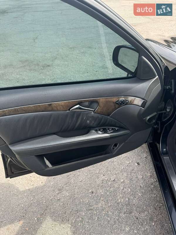 Седан Mercedes-Benz E-Class 2005 в Кривом Роге