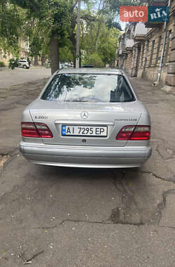 Седан Mercedes-Benz E-Class 2000 в Одессе