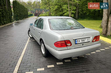 Седан Mercedes-Benz E-Class 1998 в 