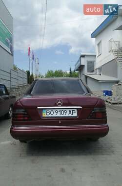Седан Mercedes-Benz E-Class 1989 в 