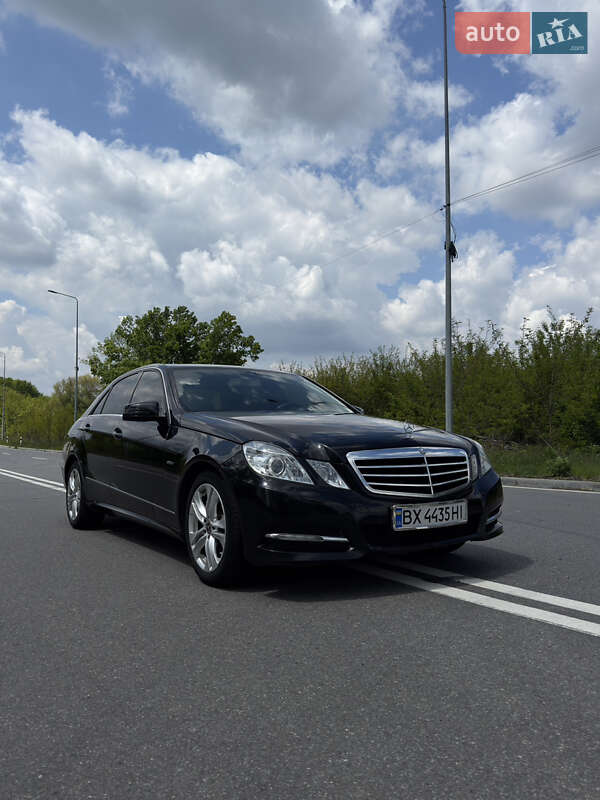Седан Mercedes-Benz E-Class 2010 в Хмельницькому