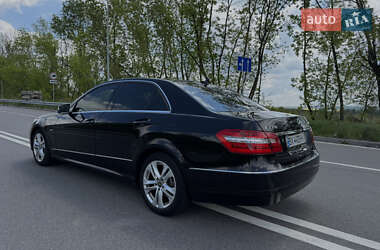 Седан Mercedes-Benz E-Class 2010 в 