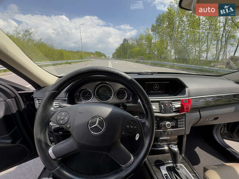 Седан Mercedes-Benz E-Class 2010 в Хмельницькому