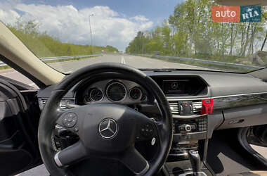 Седан Mercedes-Benz E-Class 2010 в 