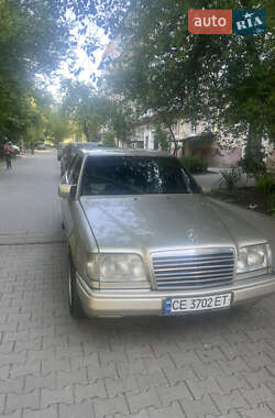 Седан Mercedes-Benz E-Class 1993 в 