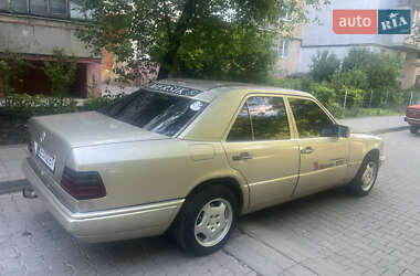 Седан Mercedes-Benz E-Class 1993 в 