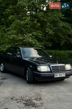 Седан Mercedes-Benz E-Class 1995 в Львове