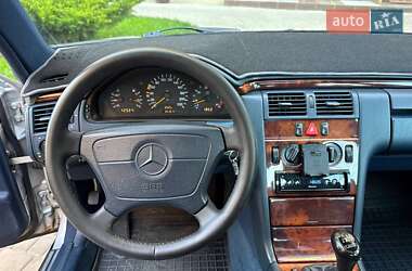 Седан Mercedes-Benz E-Class 1998 в 