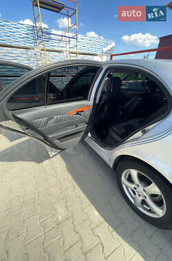 Седан Mercedes-Benz E-Class 2003 в 