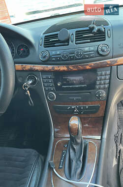 Седан Mercedes-Benz E-Class 2003 в 